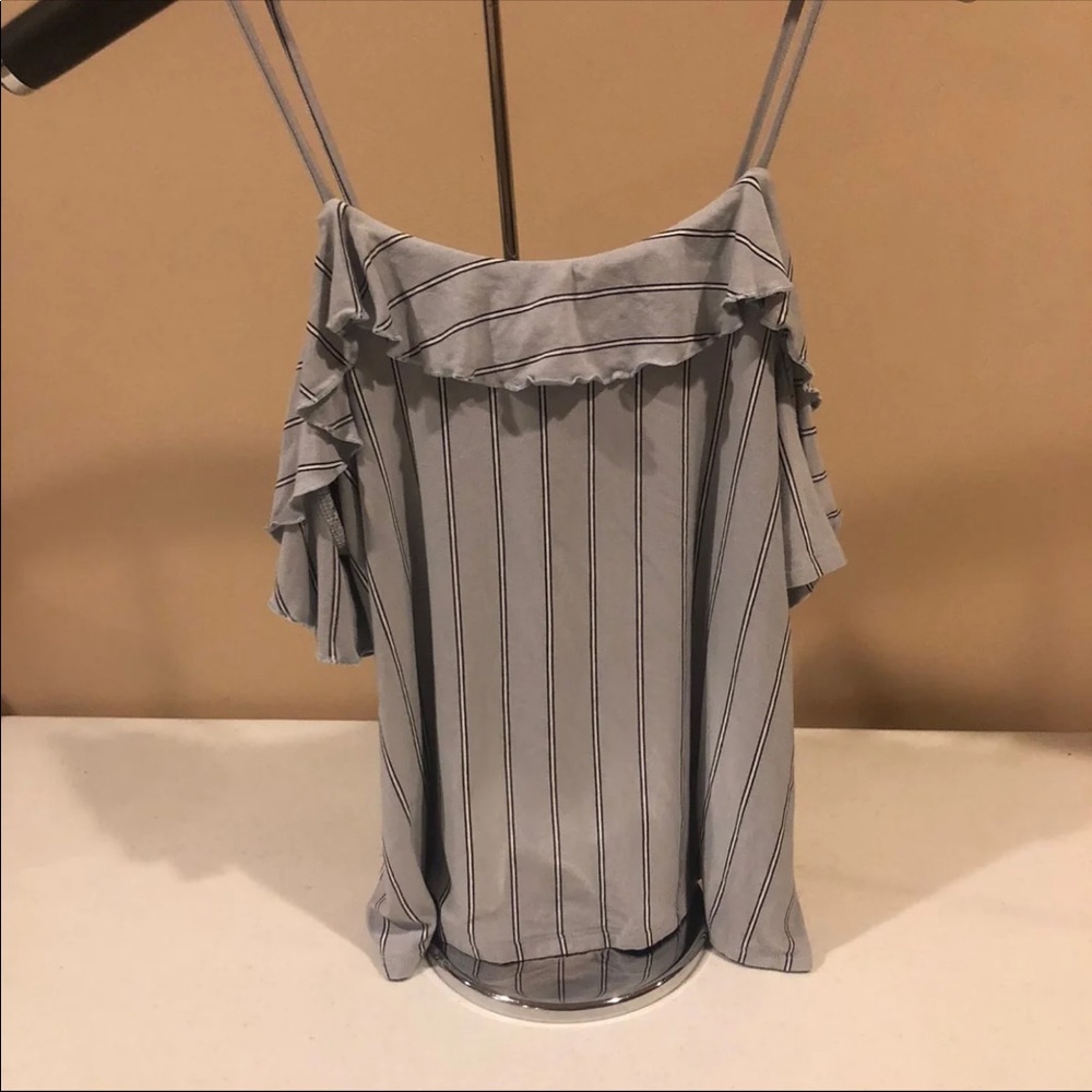 American Eagle Off the shoulder top
